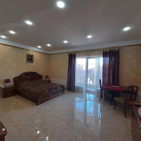 Аппартаменты С Балконом Apartamento Odessa Exterior foto